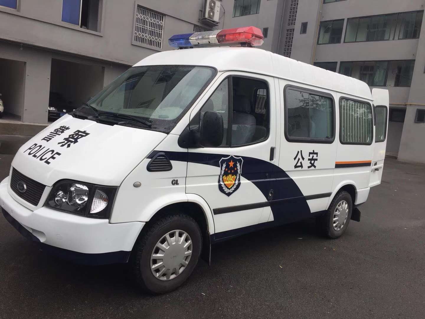 物资运输车